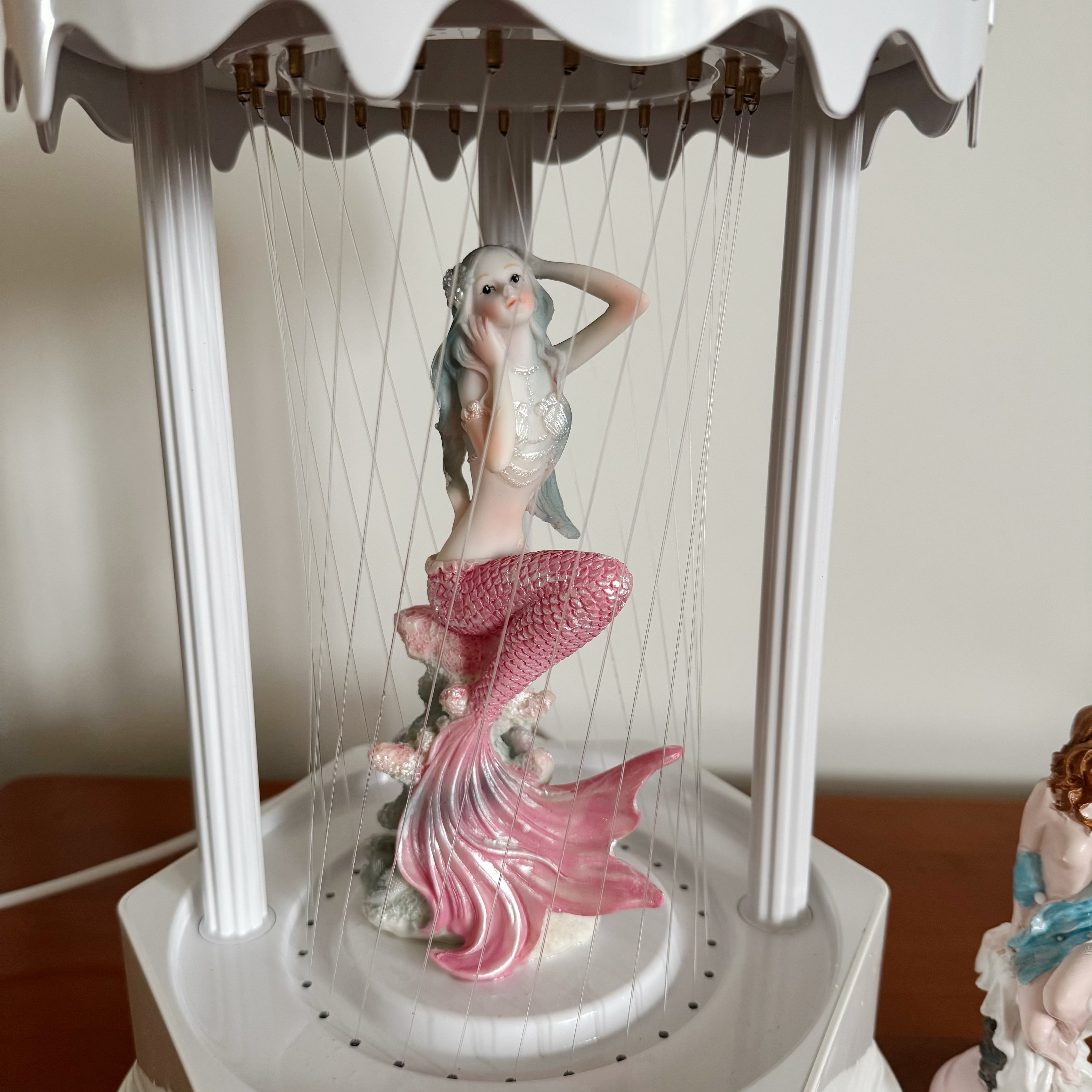 MINI Oil Rain Lamp - Pink mermaid，Retro oil rain  lamp for table, suitable for wedding stores and gifts