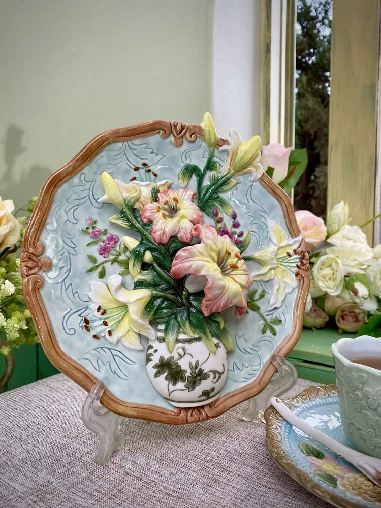 Retro-style Ceramic decorative plate in the shape of a lily, suitable as a gift for weddings or birthdays