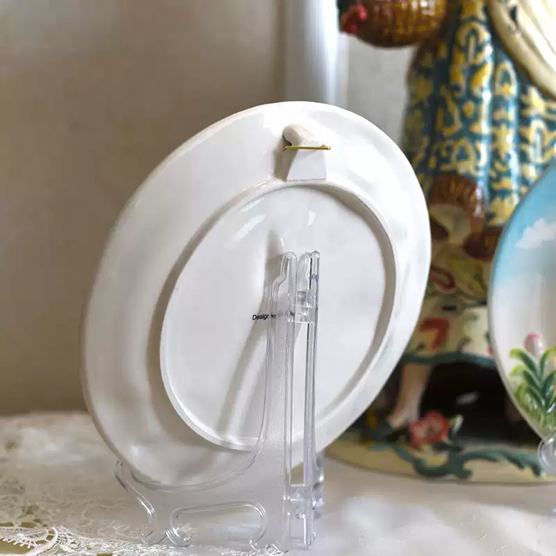 Retro-style Ceramic decorative plate in the shape of a lily, suitable as a gift for weddings or birthdays